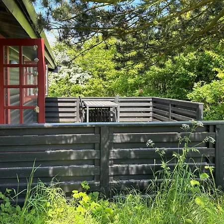 Log With View Of Meadow And Sea Holiday home *