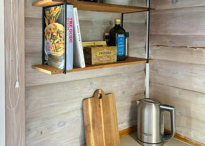 Feriehus Log With View Of Meadow And Sea Tranekær