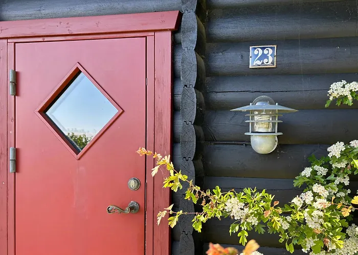 Feriehus Log With View Of Meadow And Sea *