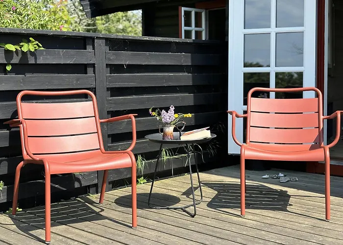 Log With View Of Meadow And Sea * Tranekær